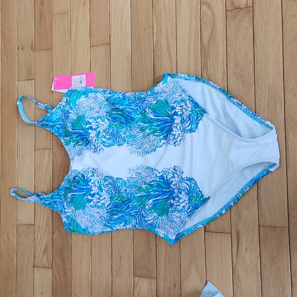 Lilly Pulitzer Other - Lilly pulitzer brin scoop neck swimsuit size 10